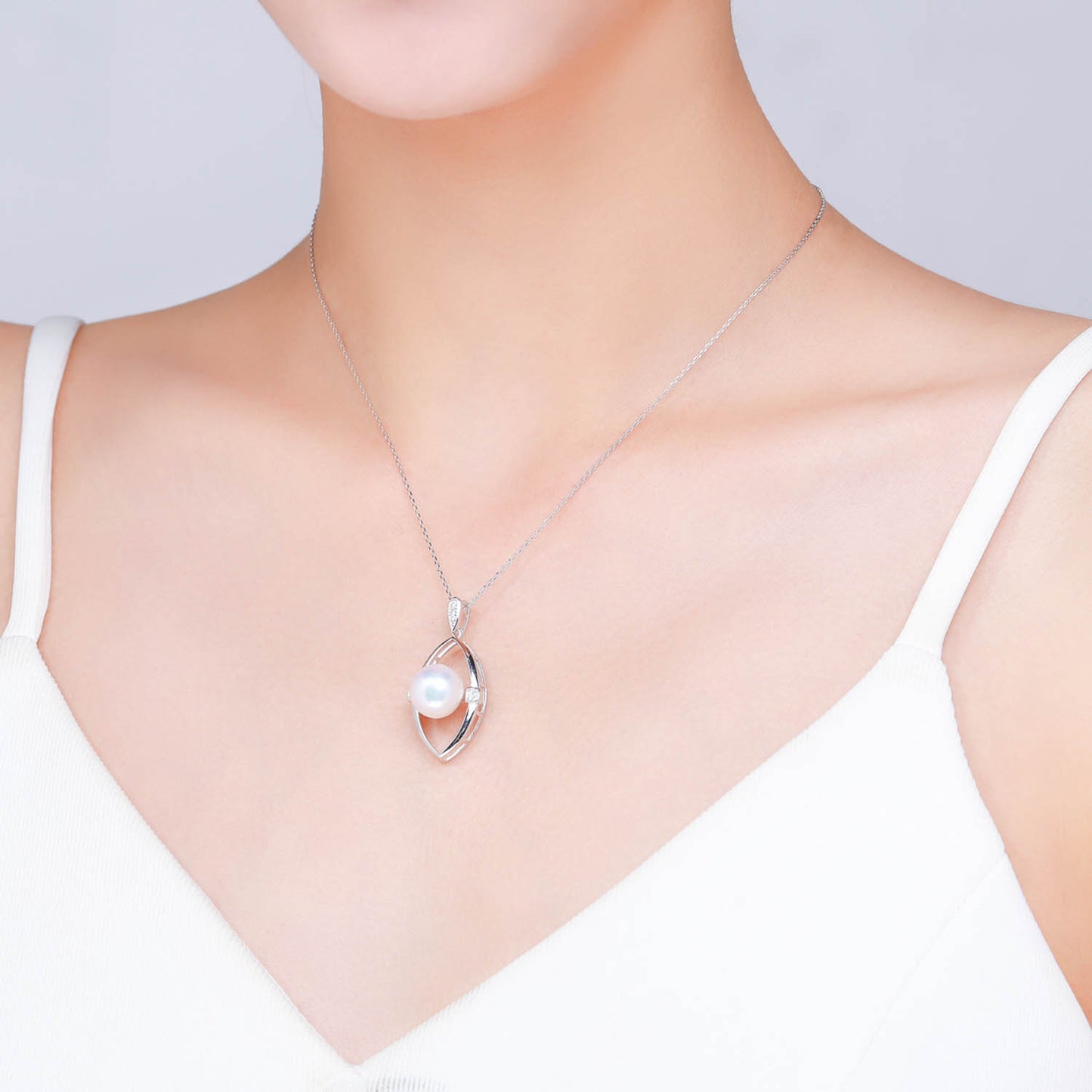 Hollow Orb Edison Pearl Necklace