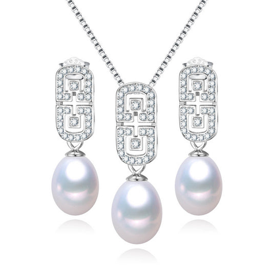 Glimmer Pearl Earrings & Necklace Gift Set
