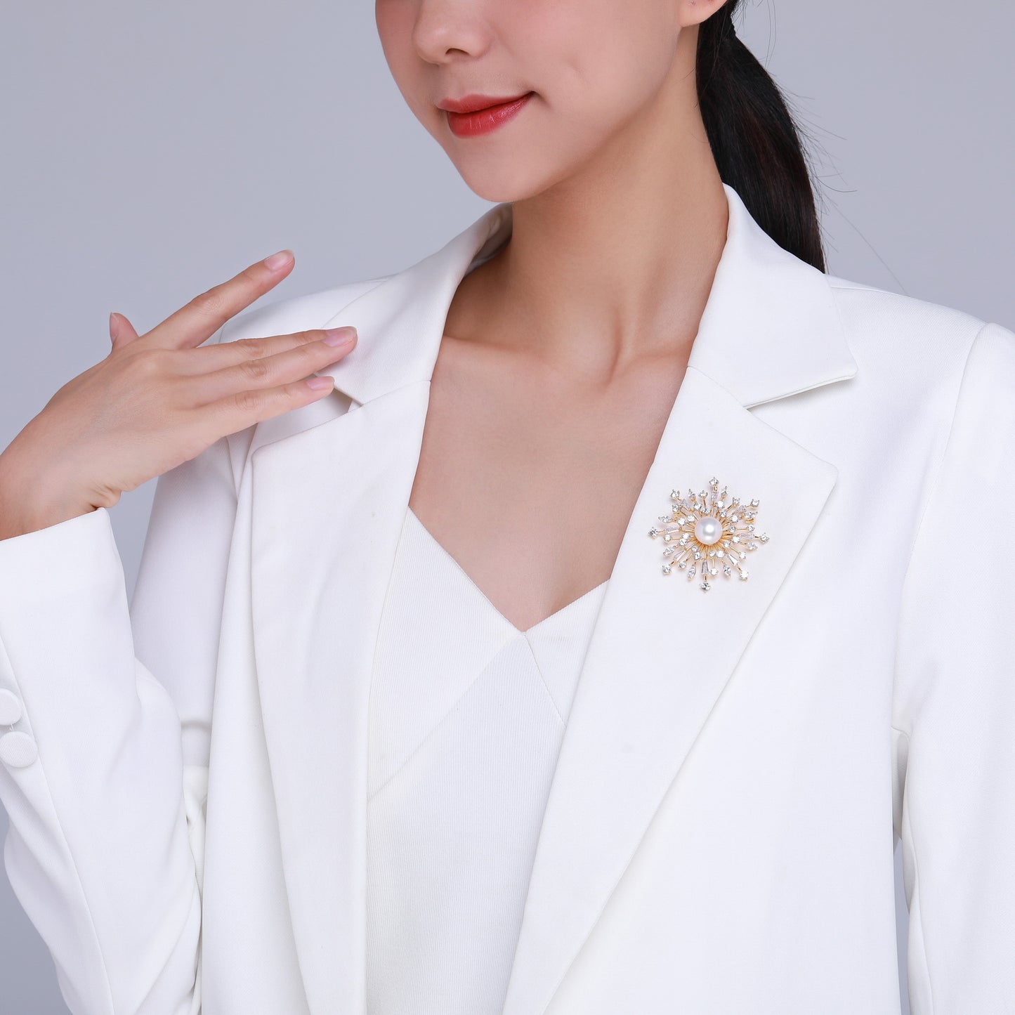 Snowflake Edison Pearl Brooch