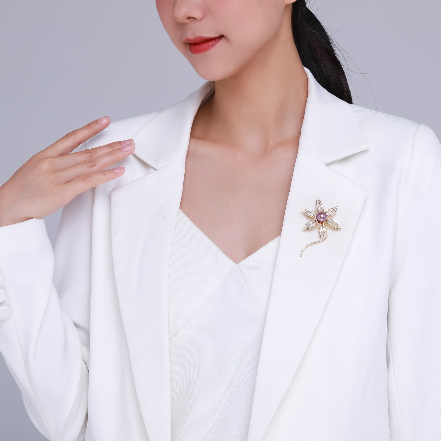 Starflower Edison Pearl Brooch