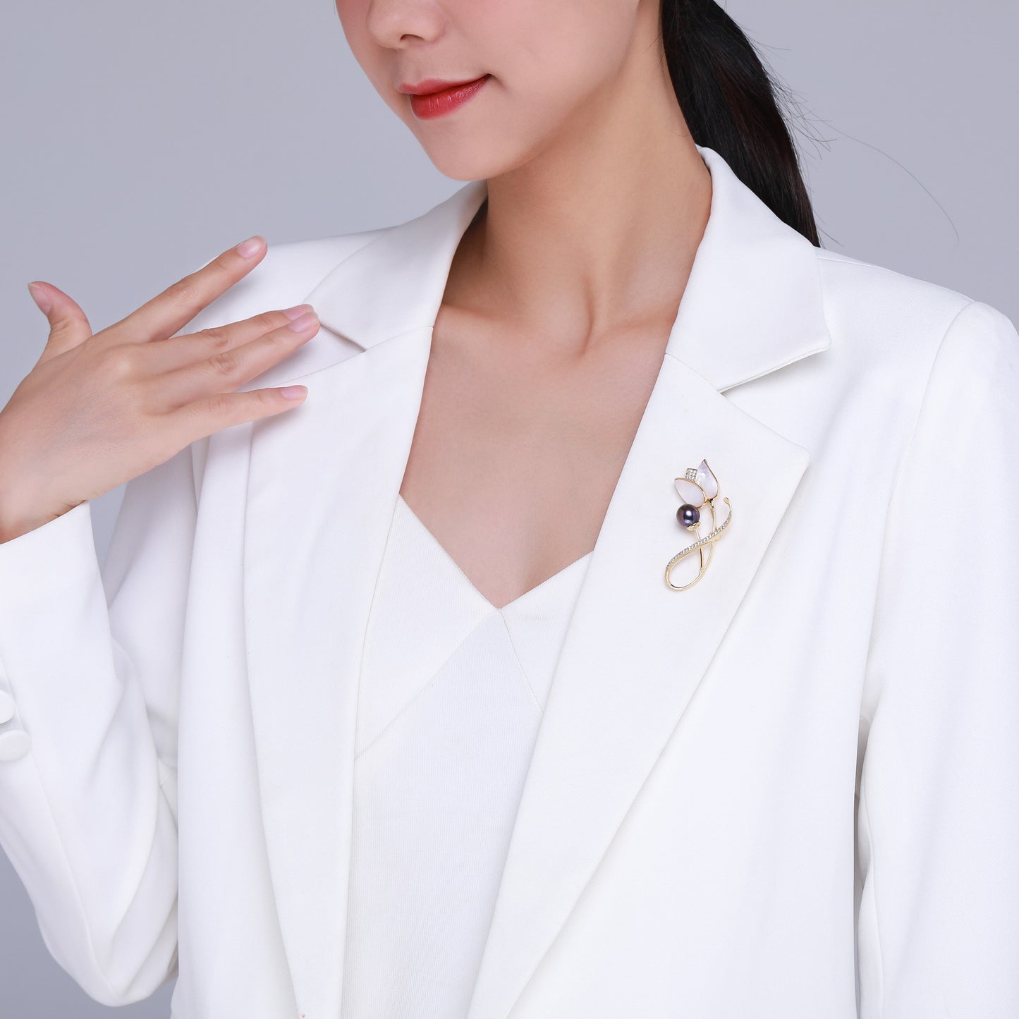 Tulip Edison Pearl Brooch