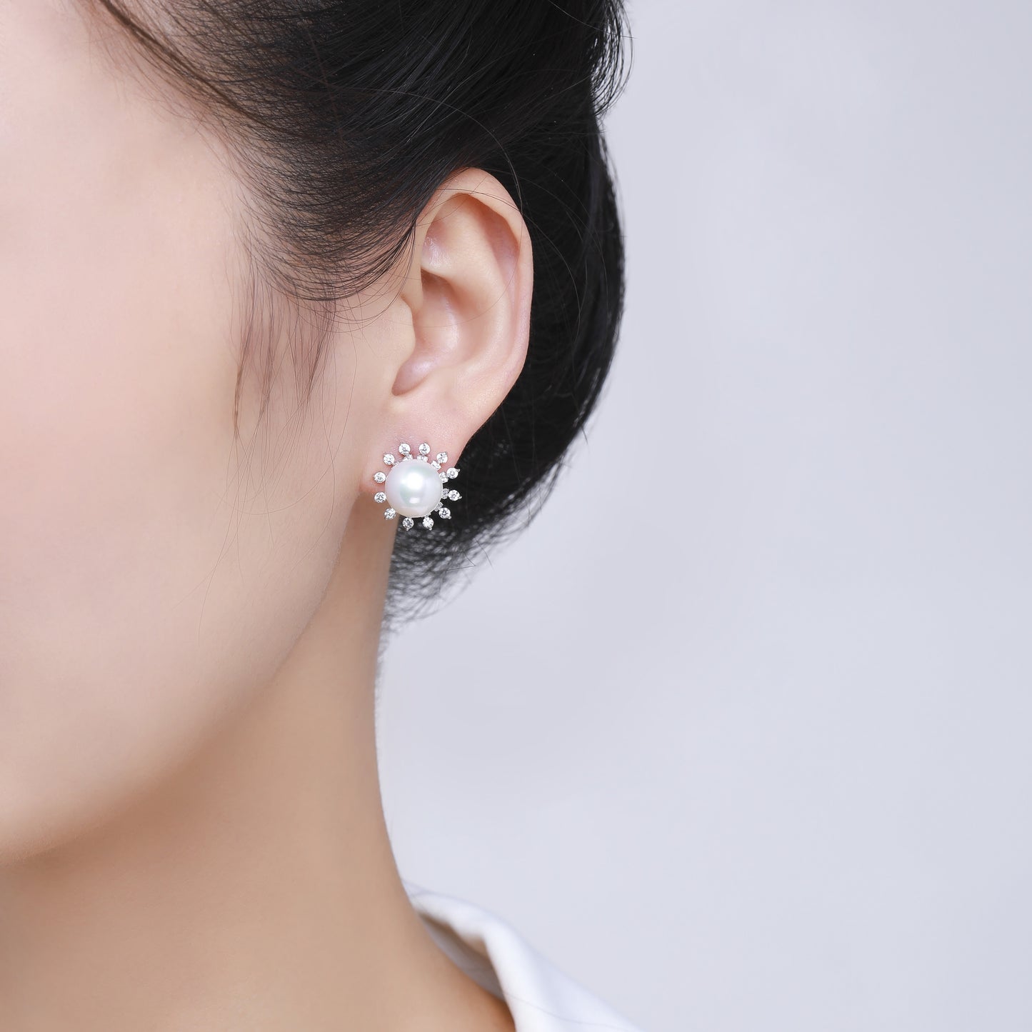 Winter Sun Edison Pearl Studs Earrings