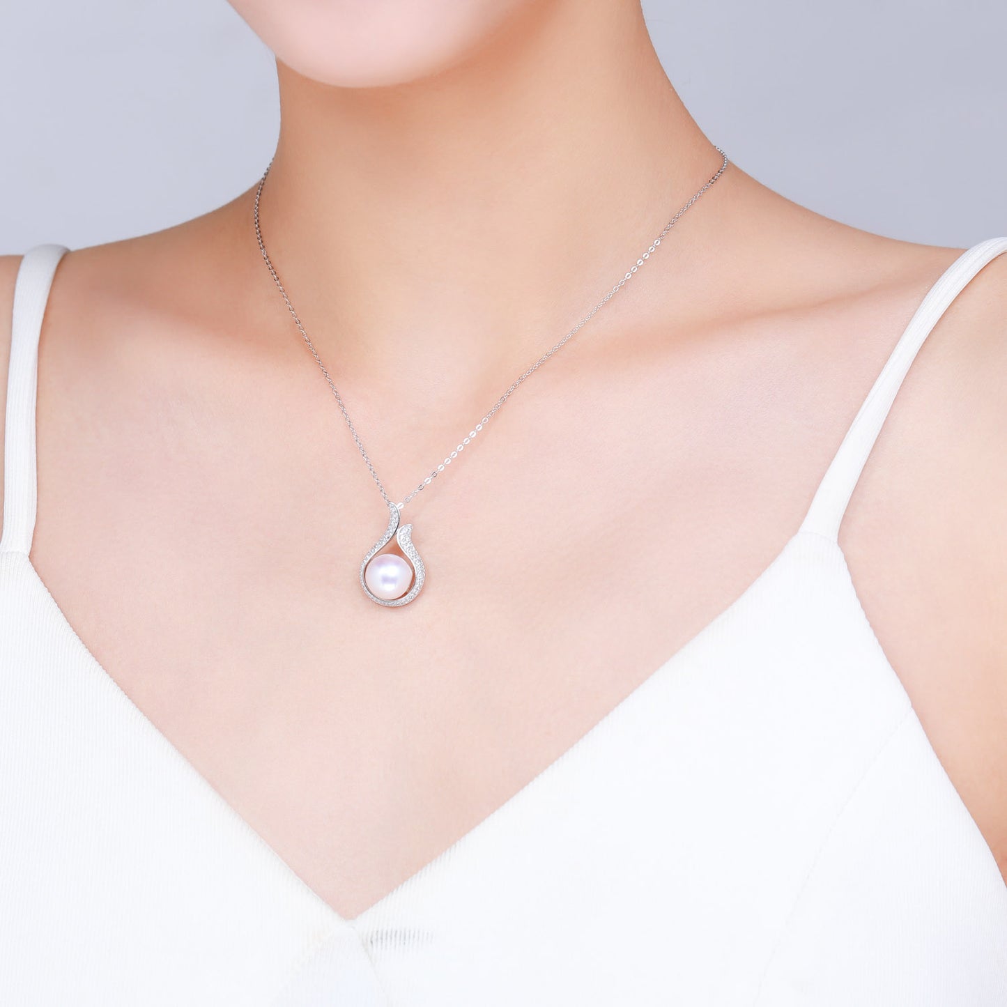 Chloe Edison Pearl Necklace