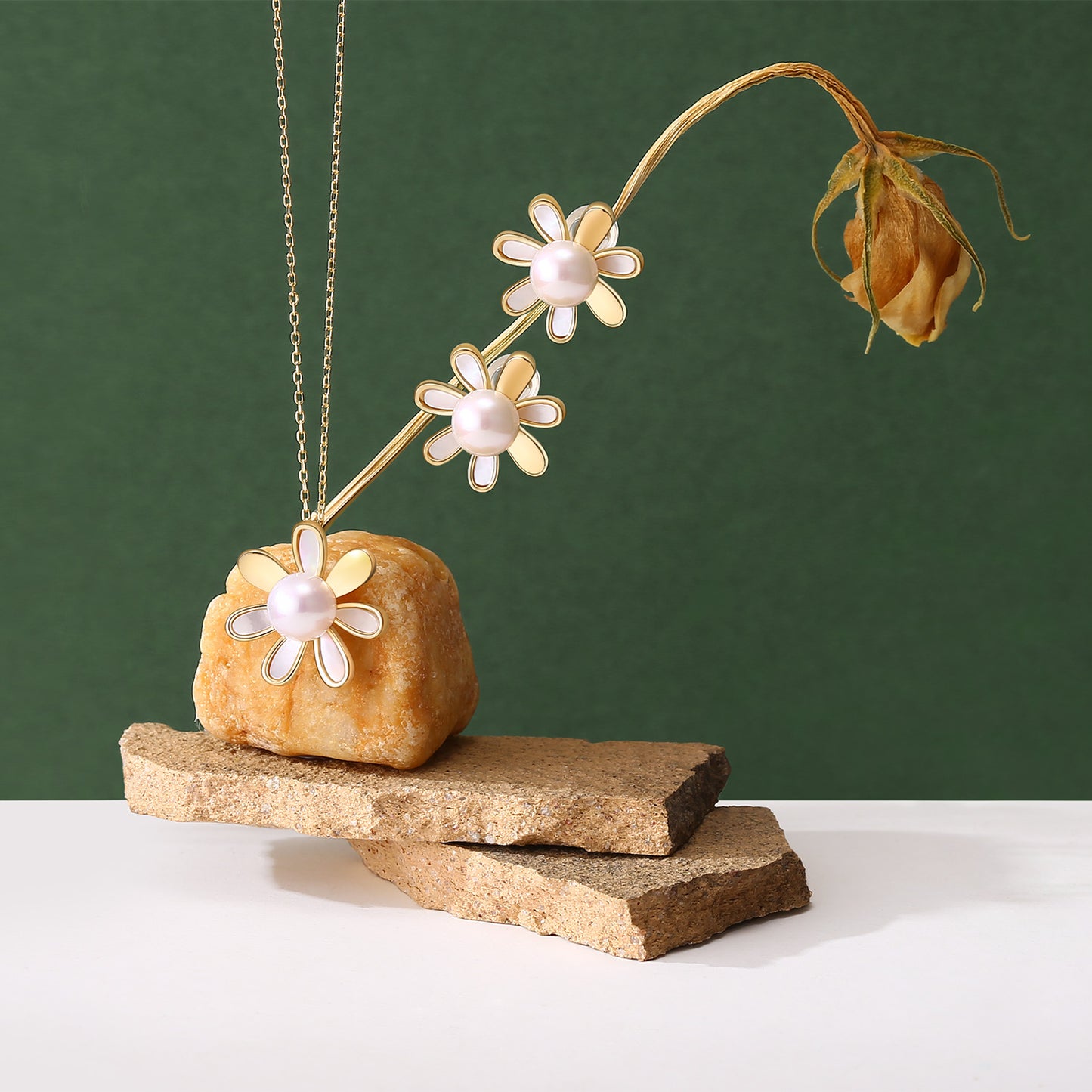 Llittle Daisy Edison Pearl Necklace & Earrings Gift Set