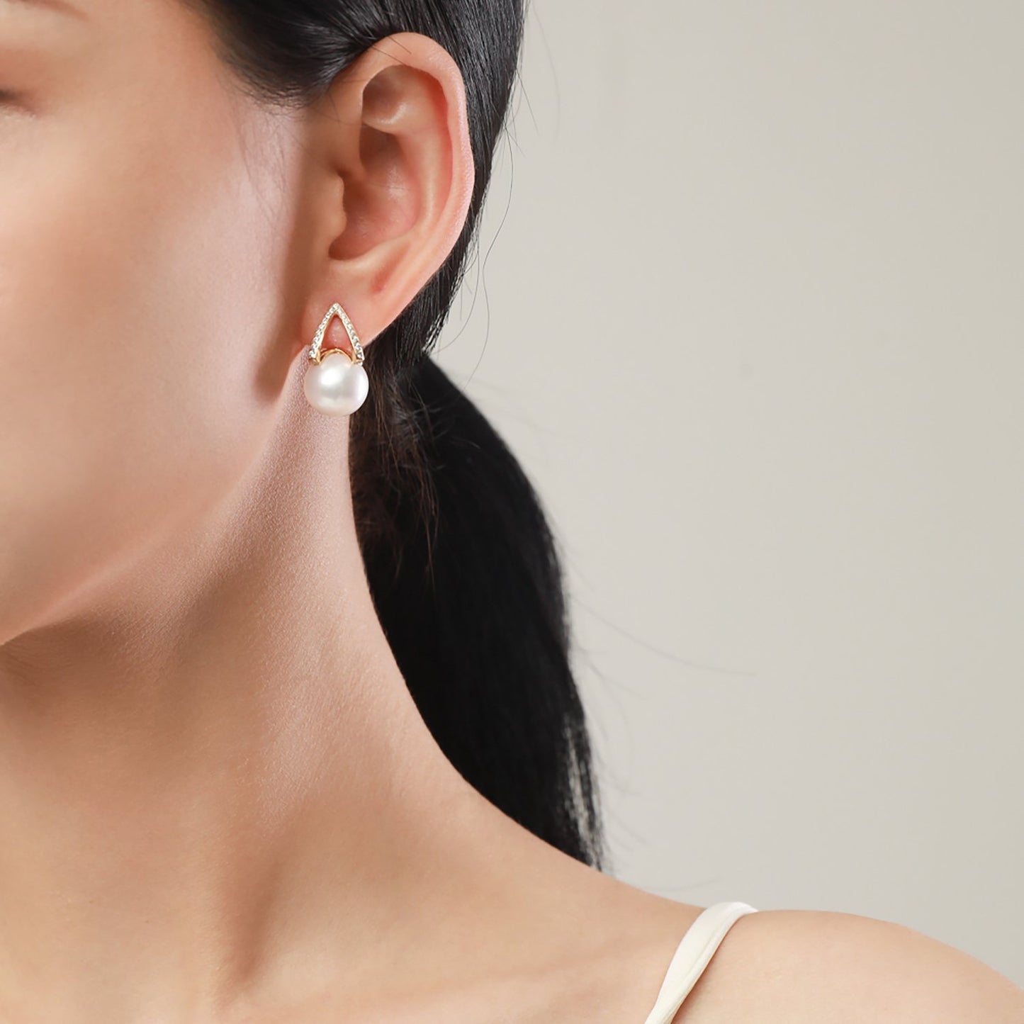 Aurora Edison Pearl Studs Clip Earrings