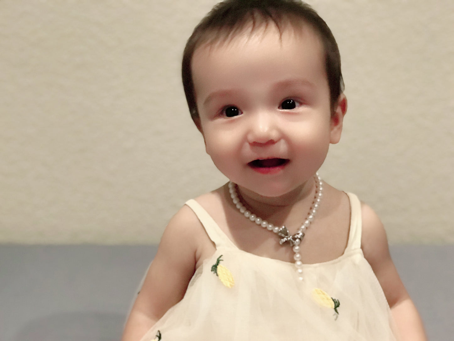 Elegant Bowtie Pearl Choker Necklace