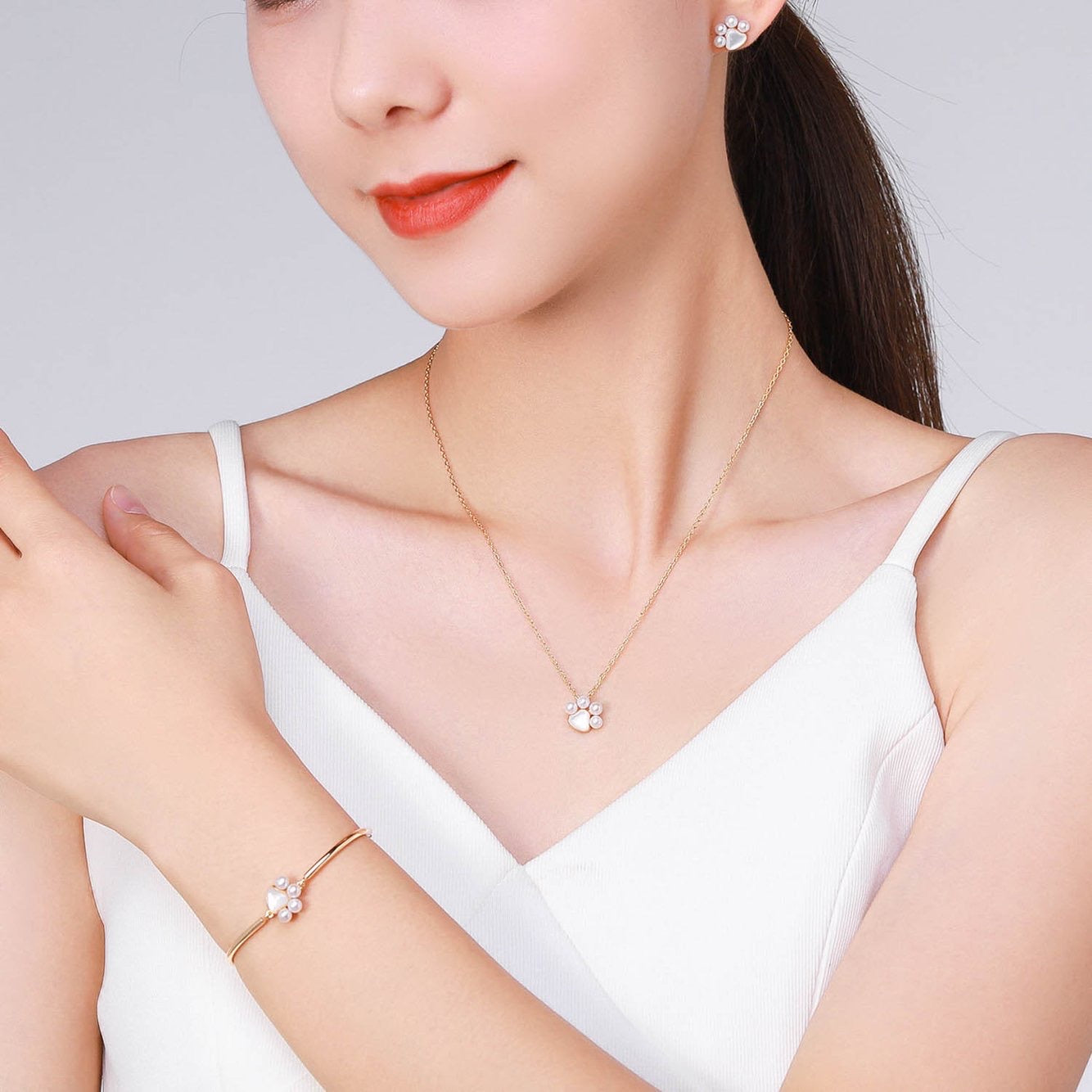 G14K Little Paw Freshwater Pearl Pendant