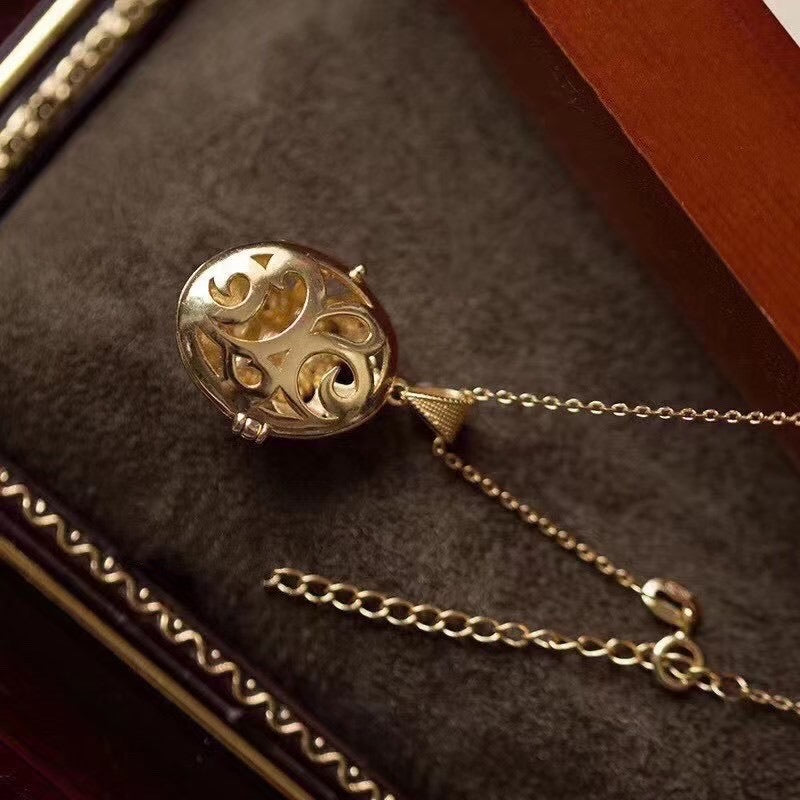 Floral Cameo Locket Pearl Necklace