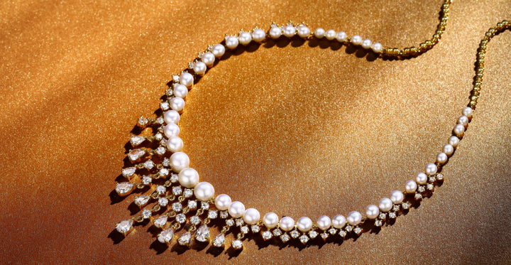 How to Wear a Pearl Necklace with Different Necklines