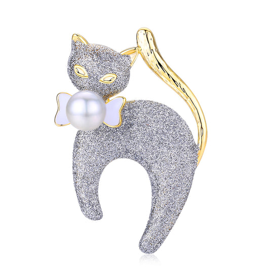 Elegant Kitty Pearl Brooch - Timeless Pearl