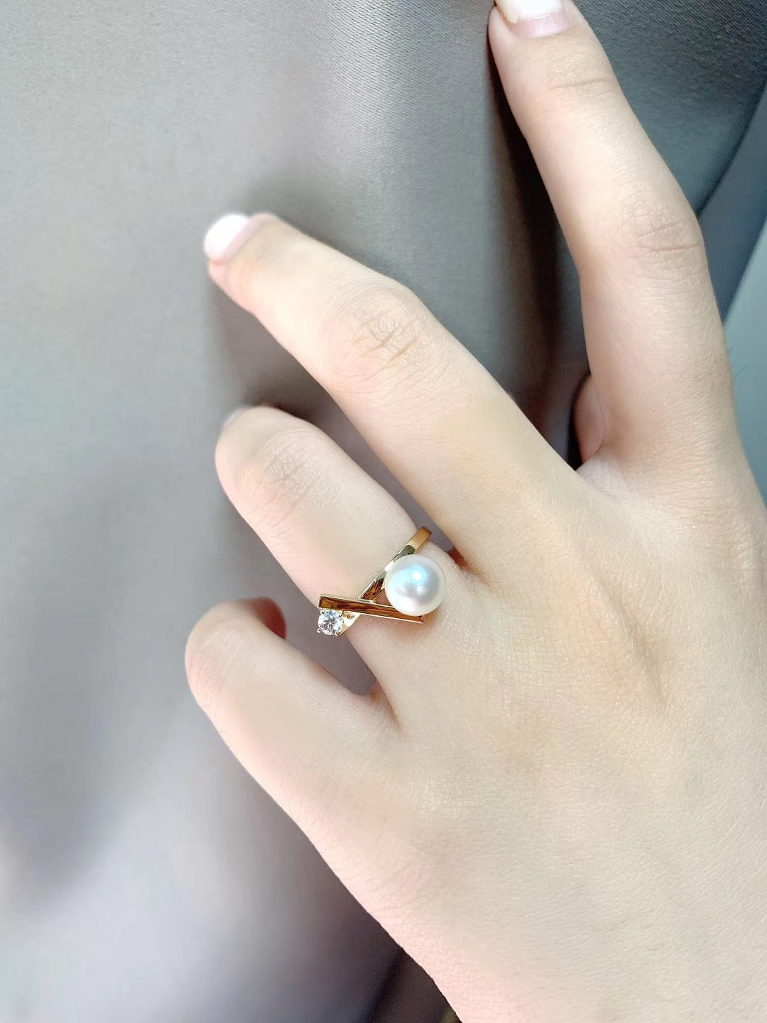 G14K XOXO Freshwater Pearl Ring - Timeless Pearl
