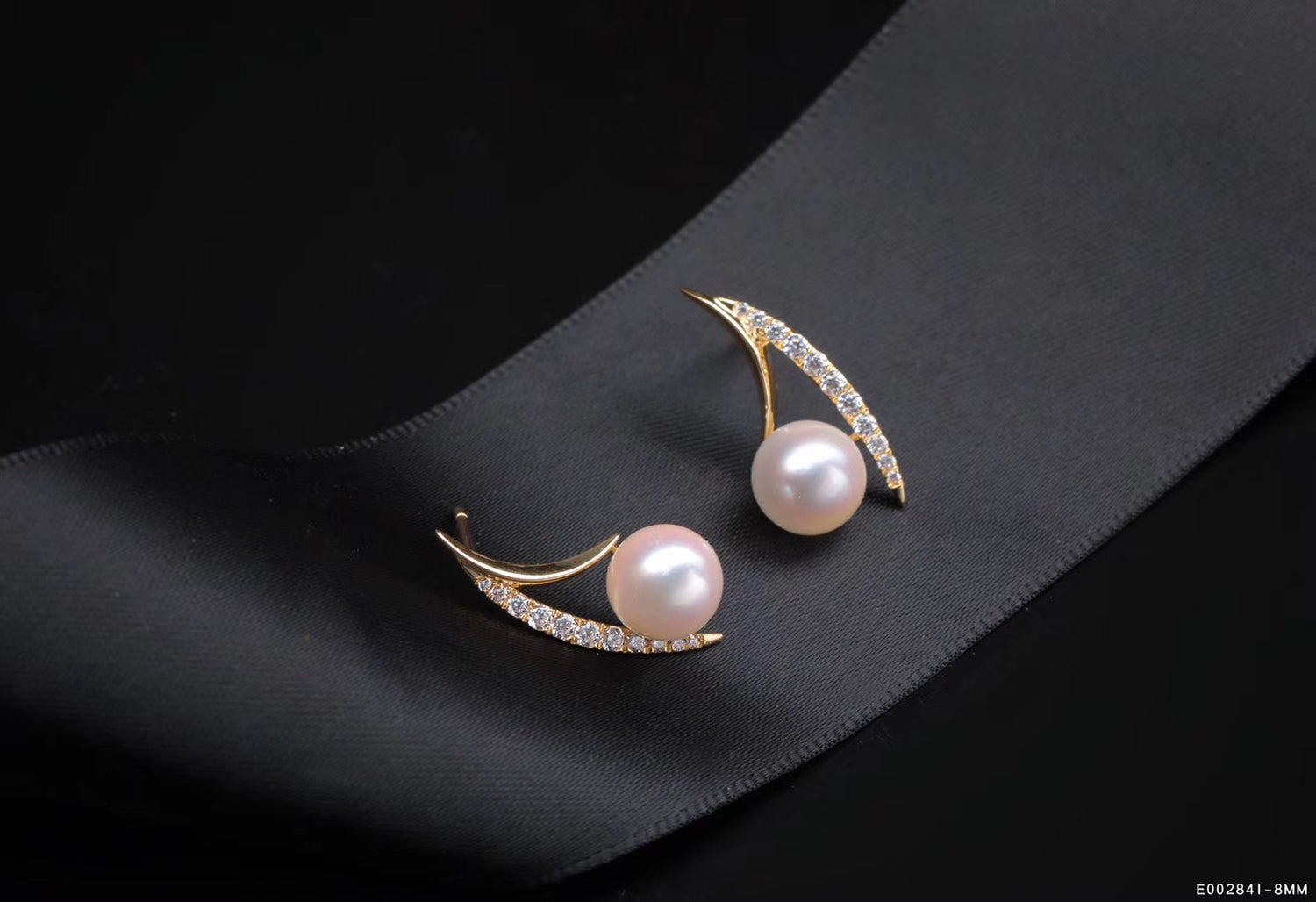 G14K Contemporary Pearl Earrings - Timeless Pearl
