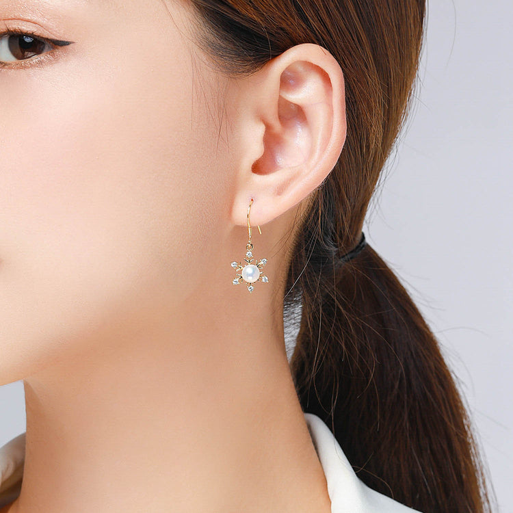Sparkling Snowflakes Pearl Earrings