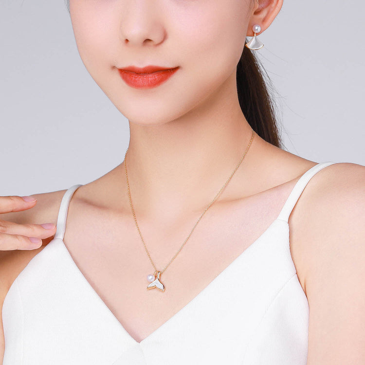 G14K The Mermaid Whale Tail Pearl Pendant