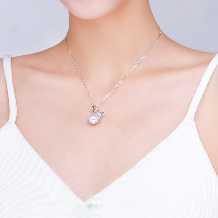 Swan Edison Pearl Necklace