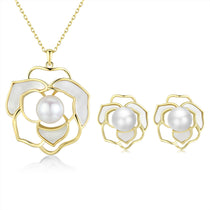 Blooming Flower Edion Pearl Earrings Necklace Set luminous pearl set with elegant gold details for timeless glow