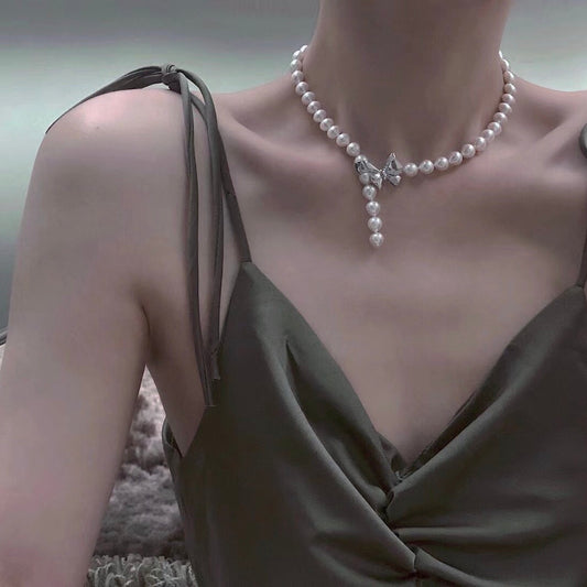 Elegant Bowtie Pearl Choker Necklace