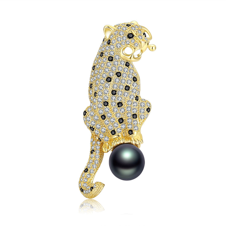 Leopard Edison Pearl Brooch