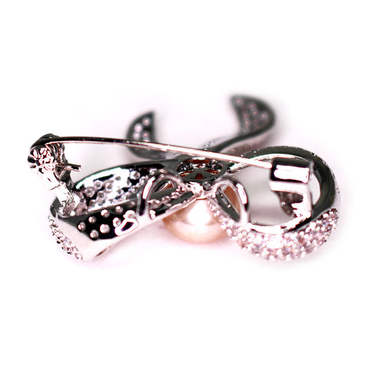 Bow Tie Pearl Brooch - Timeless Pearl
