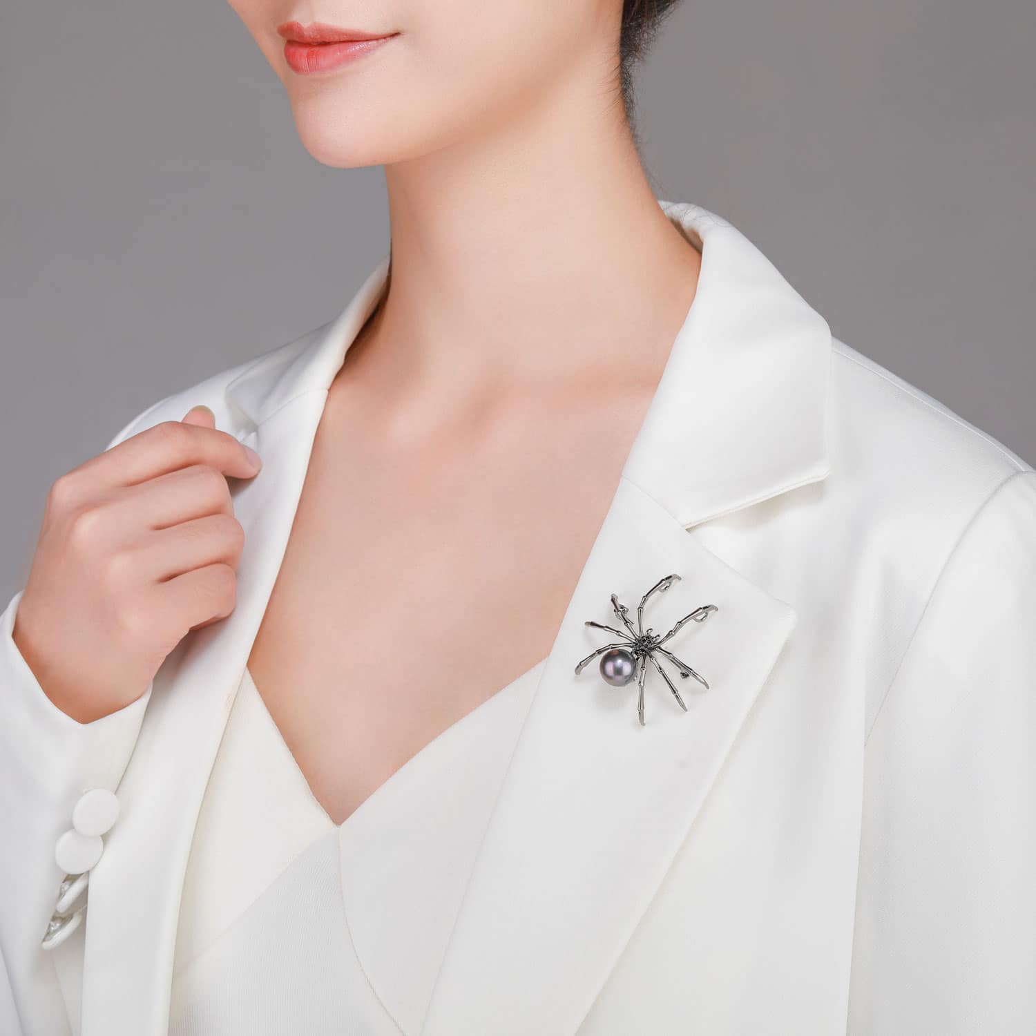 Elegant Spider Edison Pearl Brooch / Pendant - Timeless Pearl