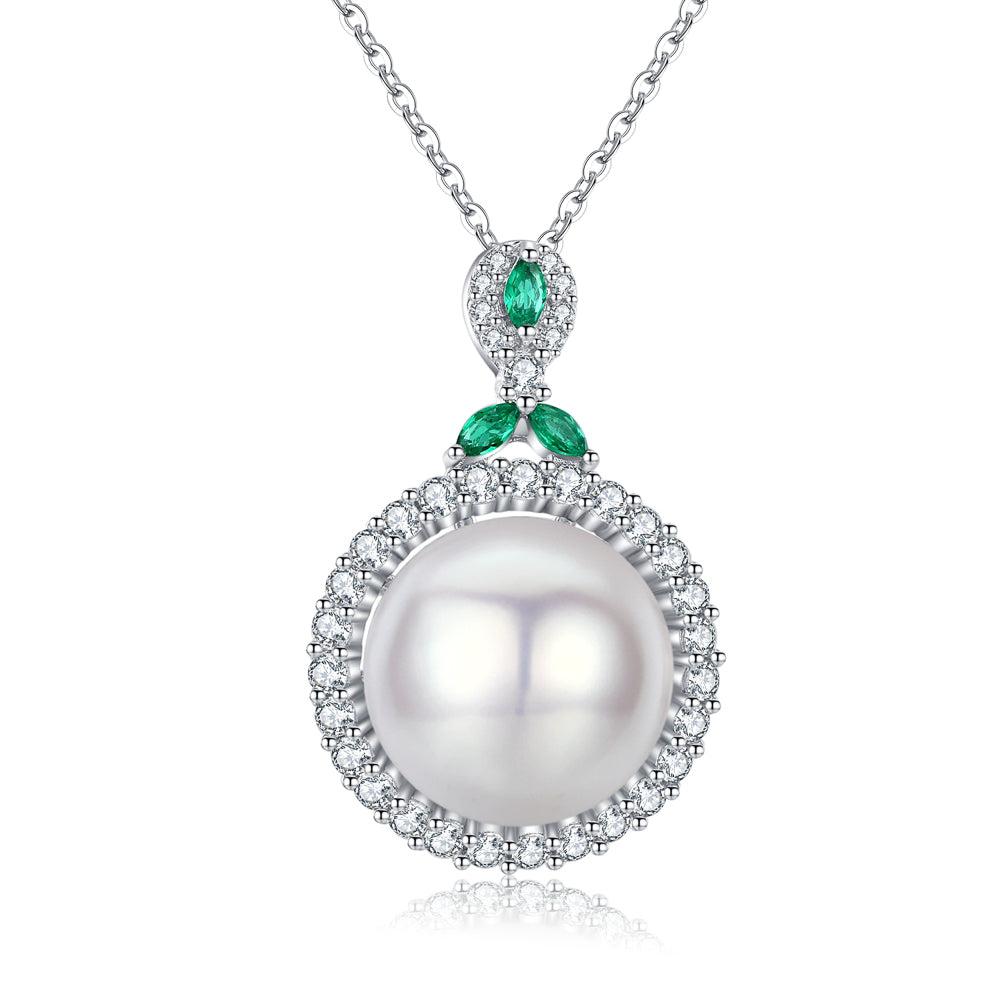 A Kiss of Emerald Classic Pearl Necklace - Timeless Pearl