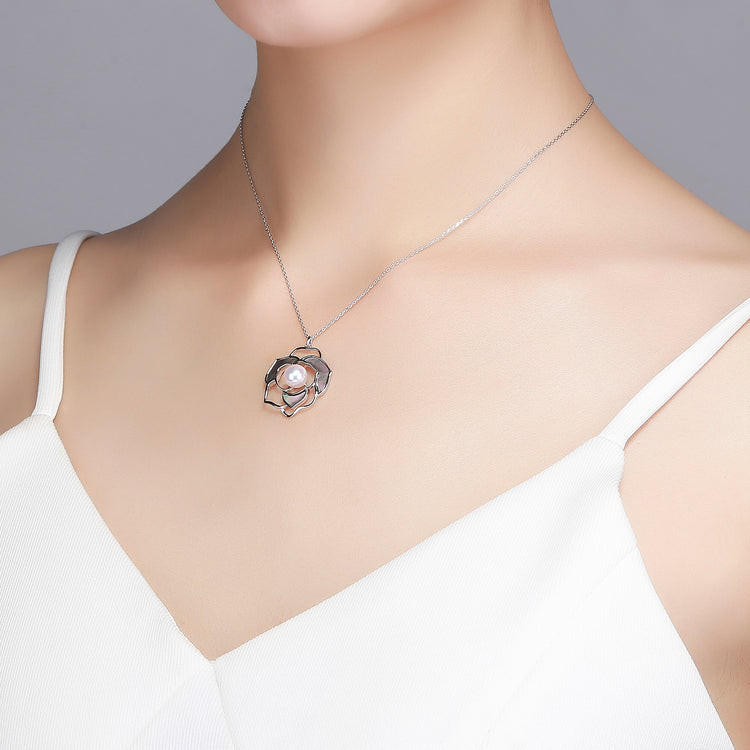 Blooming Flower Pearl Necklace - Timeless Pearl