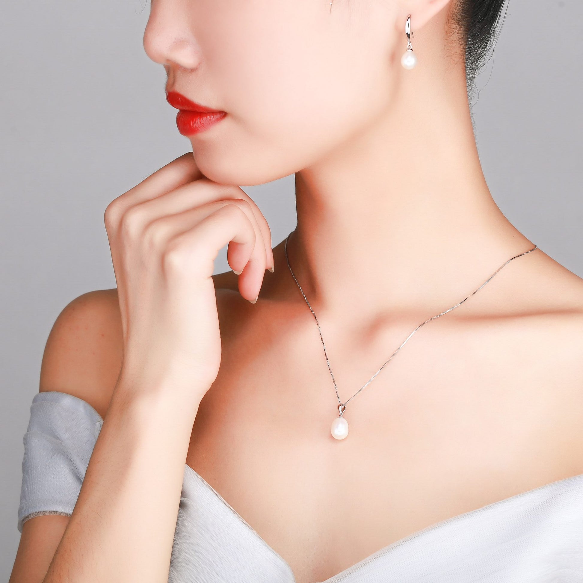 Simple Elegance Pearl Necklace Earrings Gift Set – Timeless Pearl