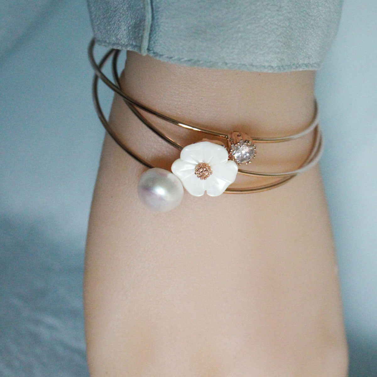 Pearl & Floral Shell Bracelet - Timeless Pearl