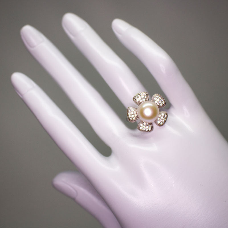 Flower Pearl Ring - Timeless Pearl