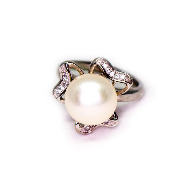 Clover Pearl Ring - Timeless Pearl
