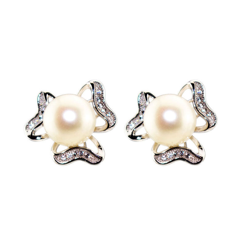 Three Leaf Clover Earrings - Timeless Pearl
